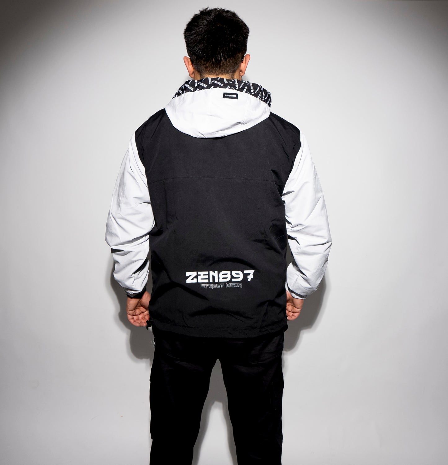 Cortaviento Yin-Yang Black & White – ZEN897 DROP 11:11