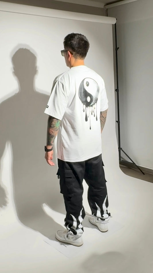 Polera ZEN897 “Yin-Yang Drip” Blanca – DROP 11:11