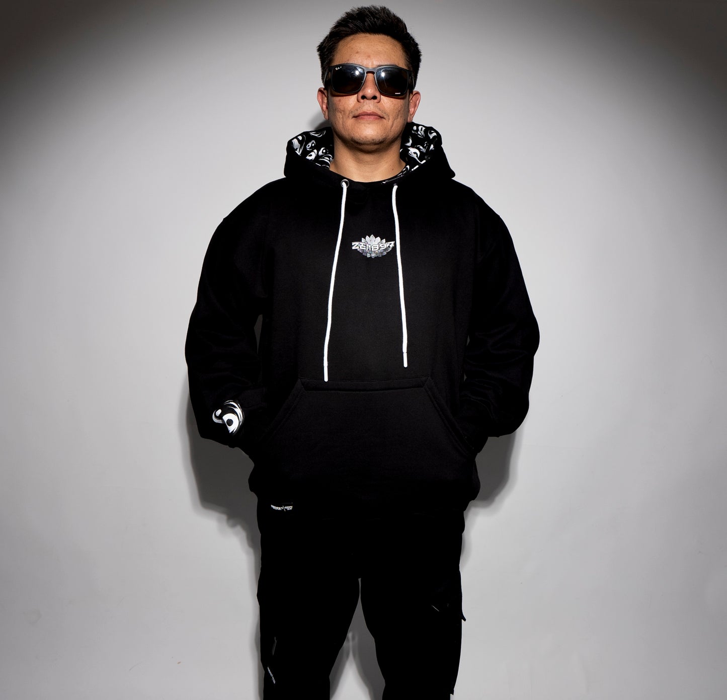 Polerón ZEN897 Yin-Yang Drip Negro – DROP 11:11