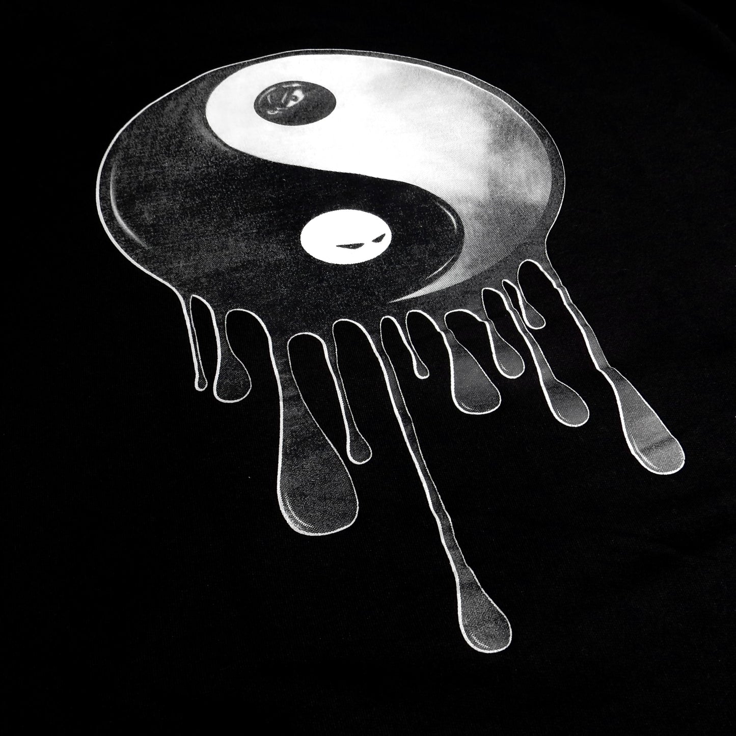 Polerón ZEN897 Yin-Yang Drip Negro – DROP 11:11