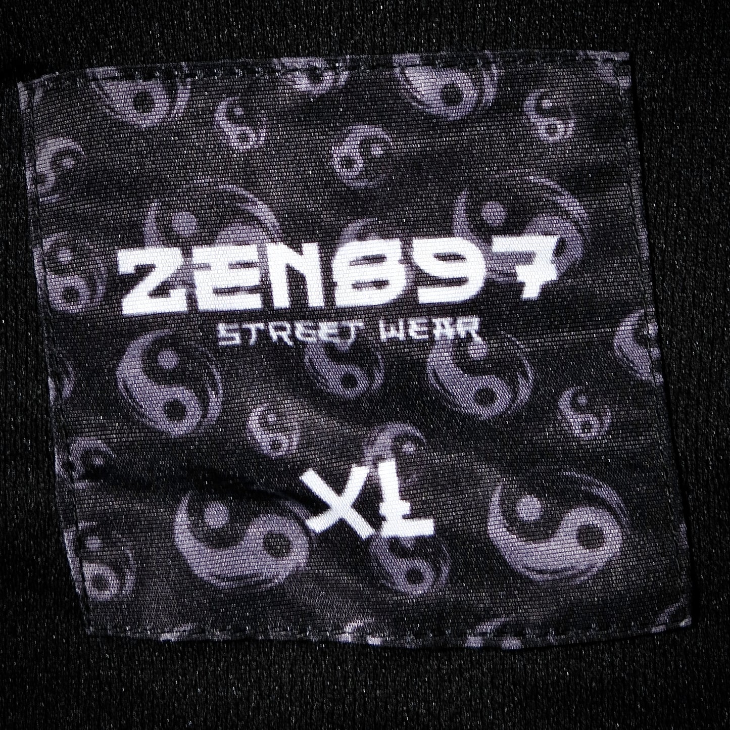 Cortaviento Yin-Yang Black & White – ZEN897 DROP 11:11