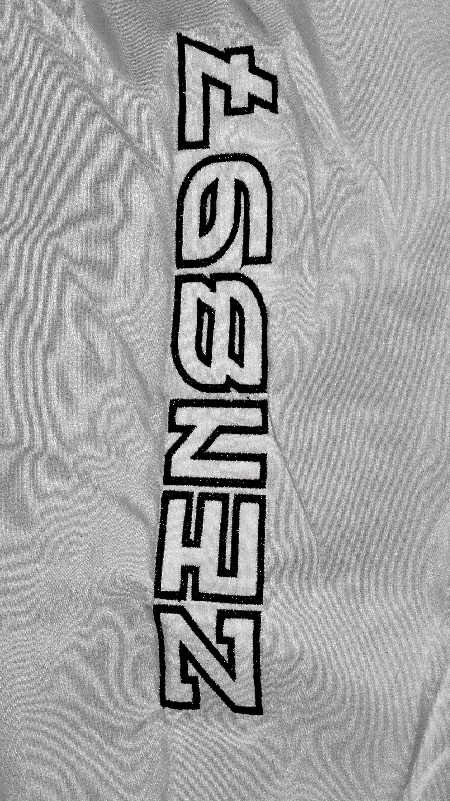 Cortaviento Yin-Yang Black & White – ZEN897 DROP 11:11