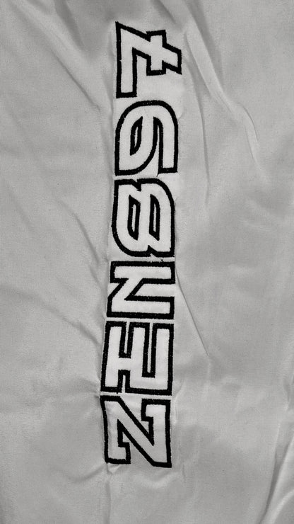 Cortaviento Yin-Yang Black & White – ZEN897 DROP 11:11