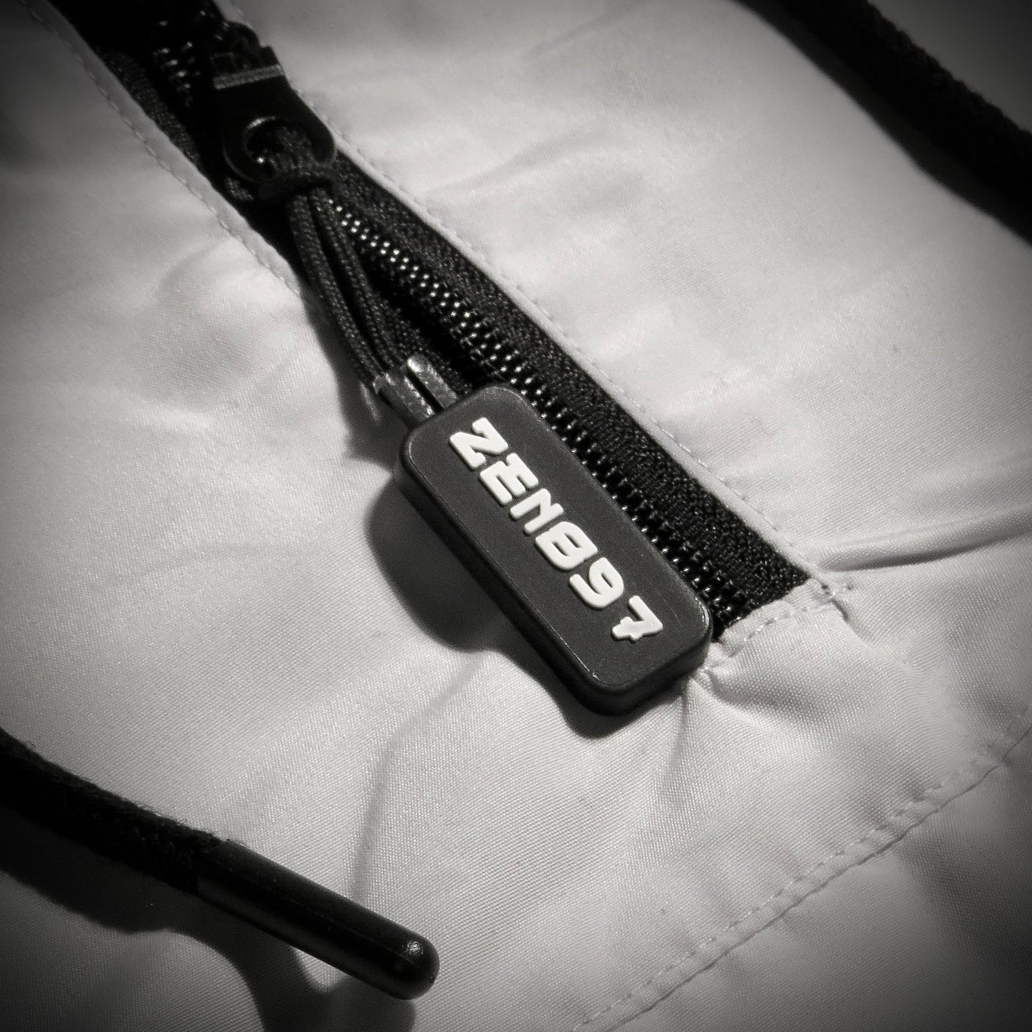 Cortaviento ZEN897 Contrast Black & White – DROP 11:11