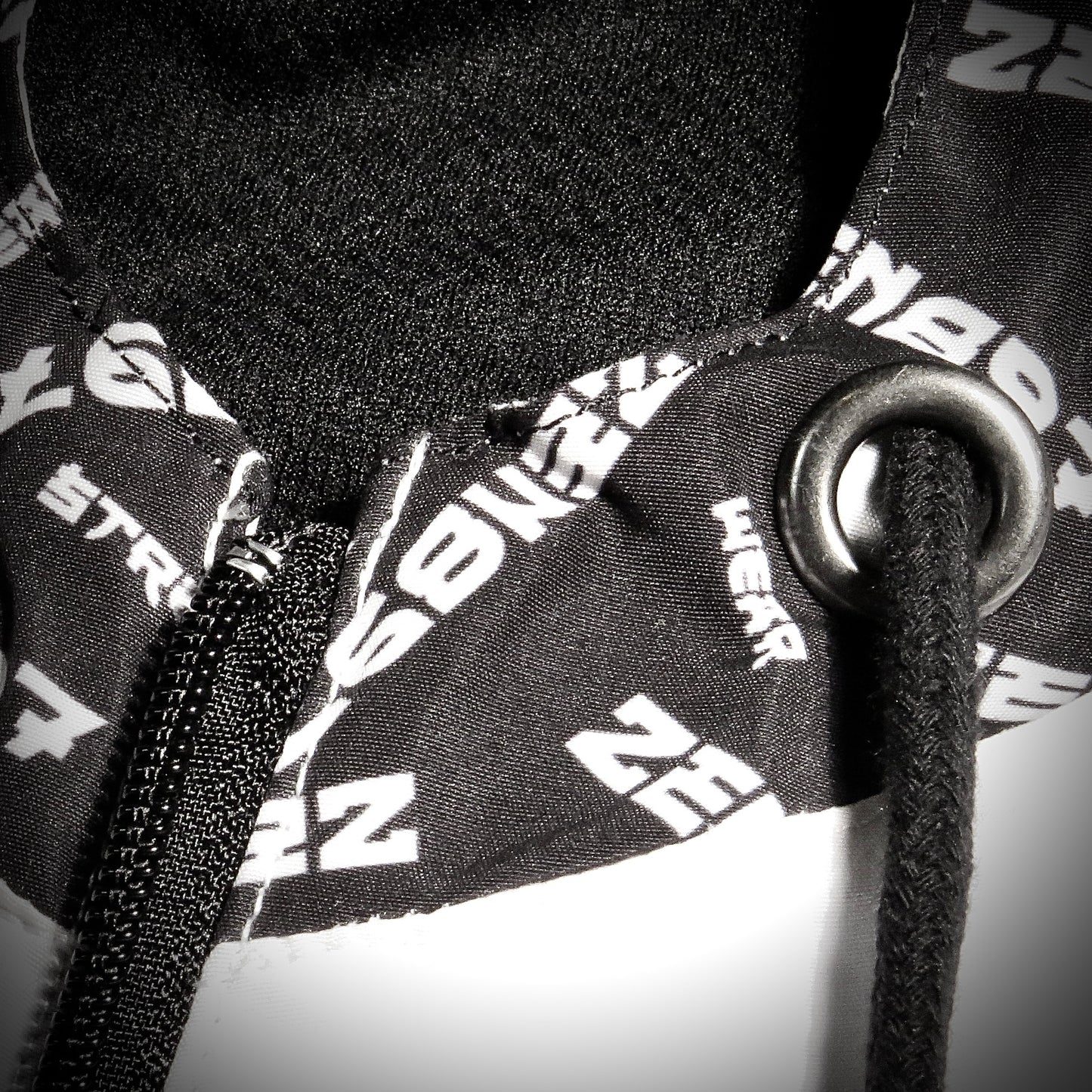 Cortaviento ZEN897 Contrast Black & White – DROP 11:11