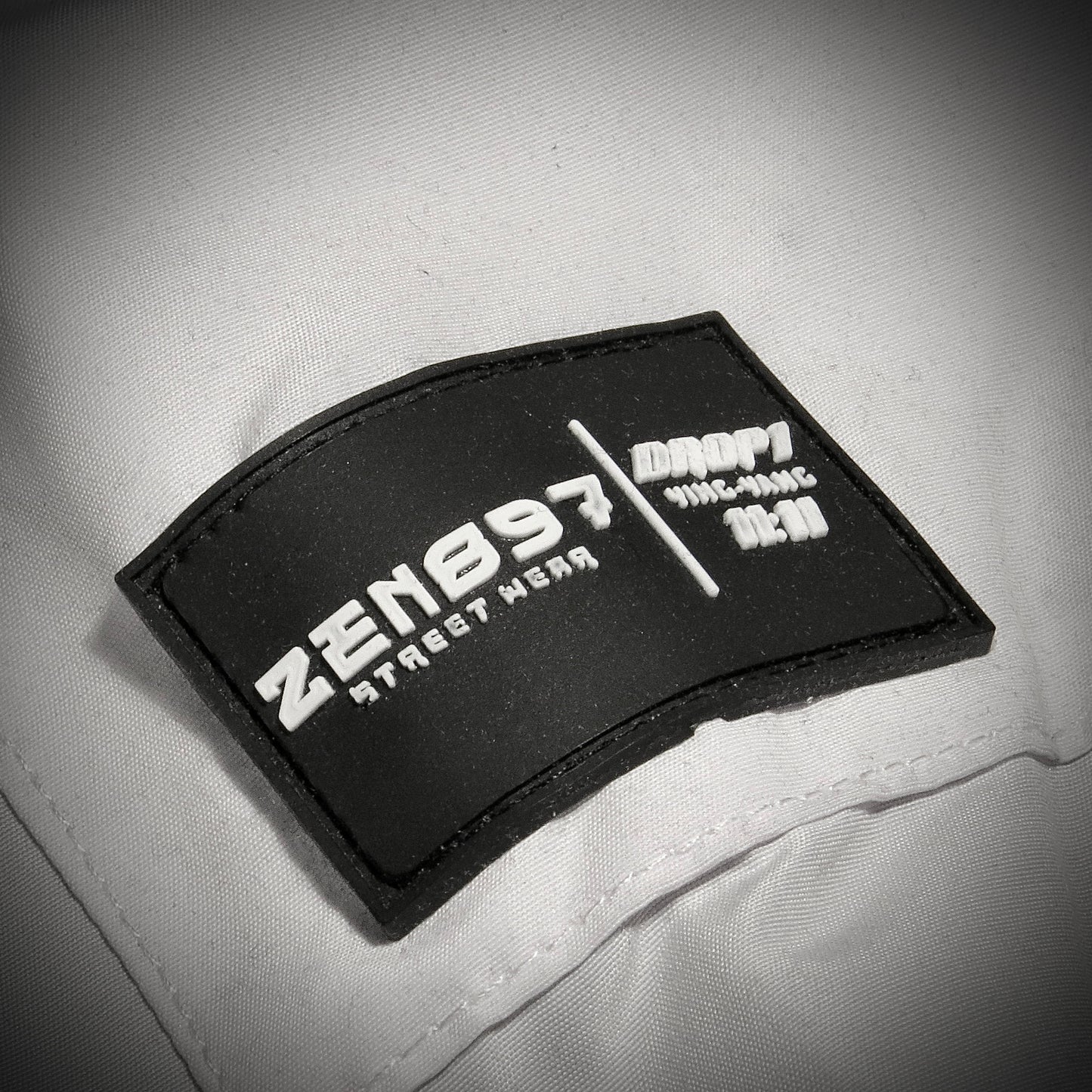 Cortaviento ZEN897 Contrast Black & White – DROP 11:11