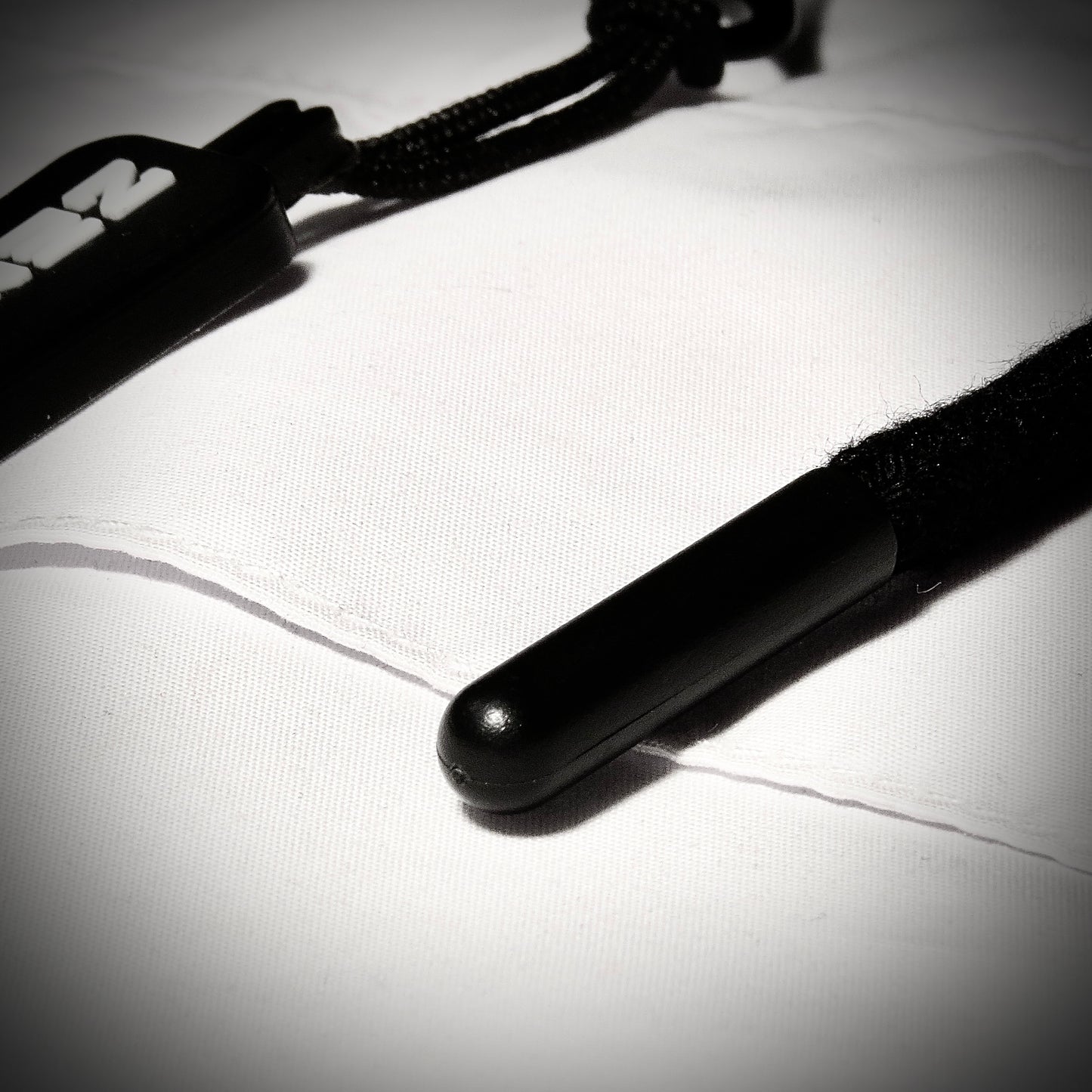 Cortaviento ZEN897 Contrast Black & White – DROP 11:11