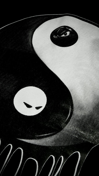 Polera ZEN897 “Yin-Yang Drip” Negra – DROP 11:11